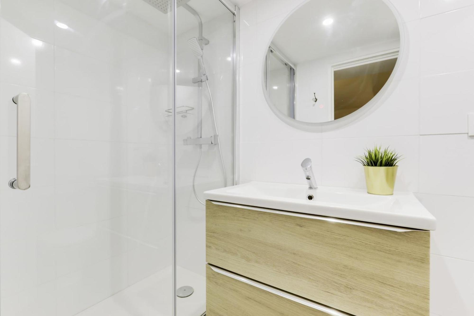 Nice Apartment Renovated And Bright Street Side Paris Eksteriør billede